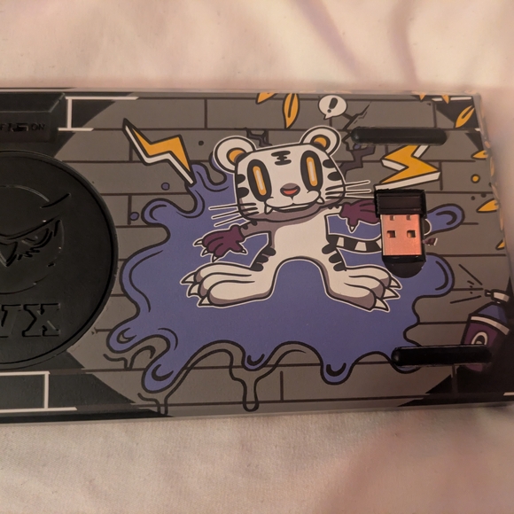 Black and Yellow XVX M61 Tiger Gaming Keyboard Graffiti Style - Picture 10 of 14